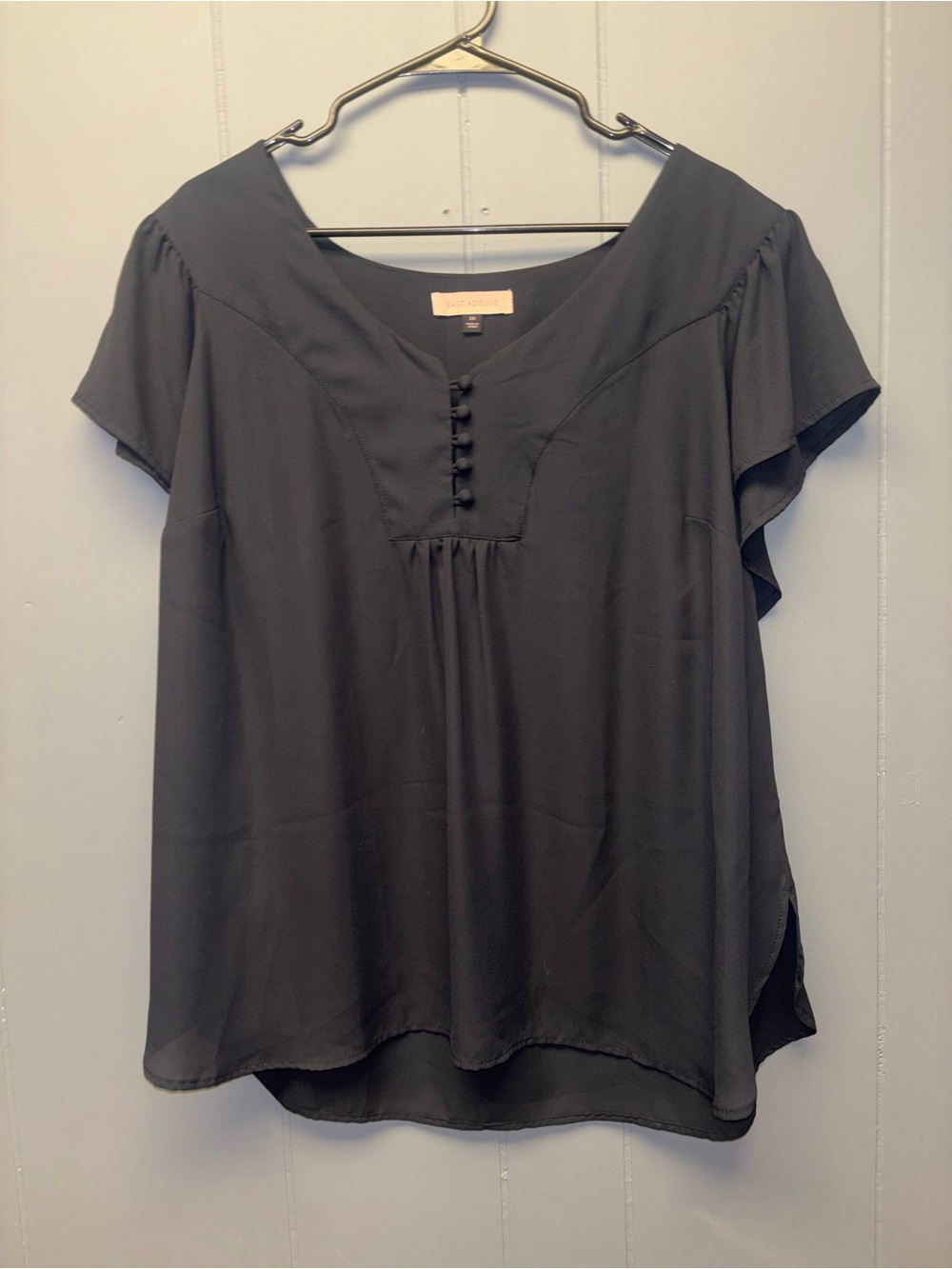 East Adeline Short Sleeve Button Front Blouse in Black Size Medium NWT
